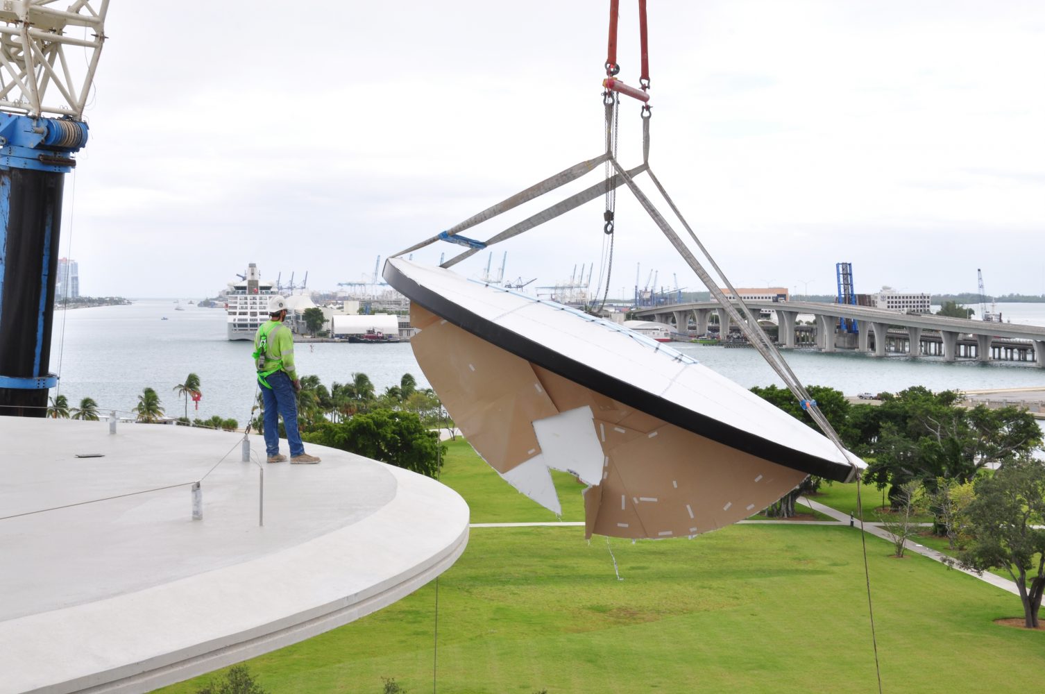 Oculus being lifted by crane at Frost Science