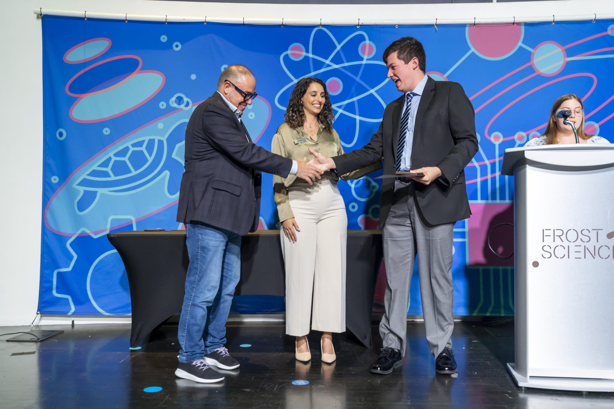 Dr Douglas Roberts, Analisa Duran 12 (1)